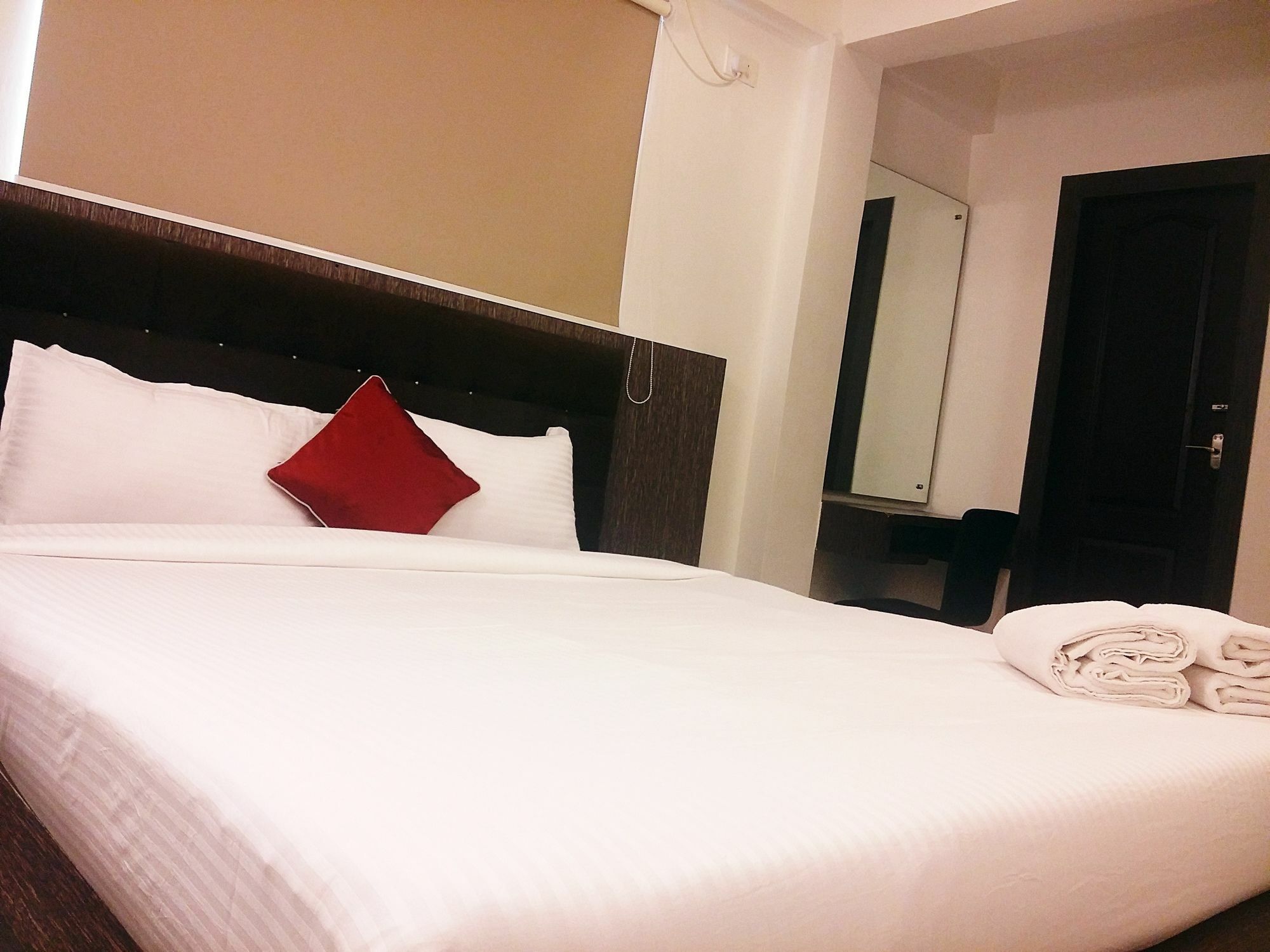 Capital Suites Bangalore Eksteriør bilde